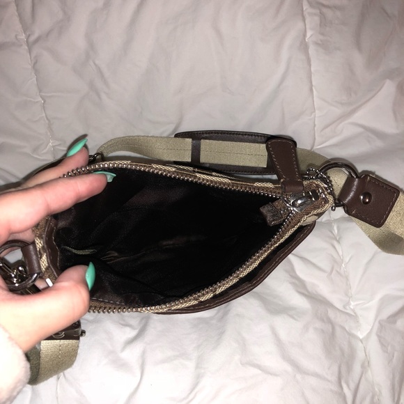 Coach cross body purse - Picture 4 of 7